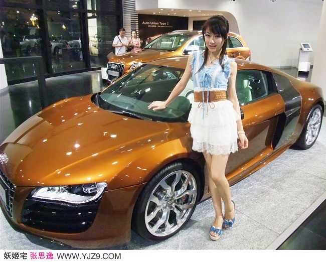 Car show beauty model! Zhang Siyi, ang ganda ng bahay ng enchantress! .100948.jpg