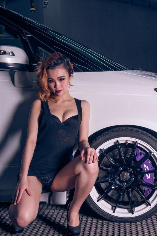 Ang napakarilag na beauty car model na si Yang Ruolei ay sexy at hot (2 10)_model beauty.23329.20141117200735.jpg