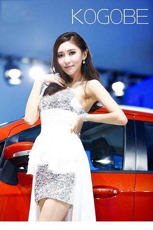 Ang magagandang babae sa car show ay kasing-aktibo ng mga kuneho (7 7)_Model beauty.987.20141125074010.jpg