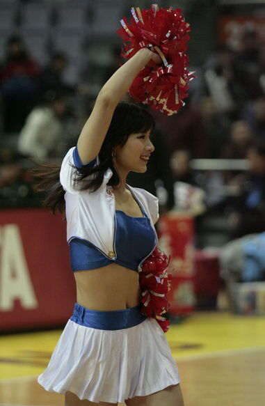 籃球寶貝白裙飄飄(4 7)_體育美女.378.20141119093911.jpg
