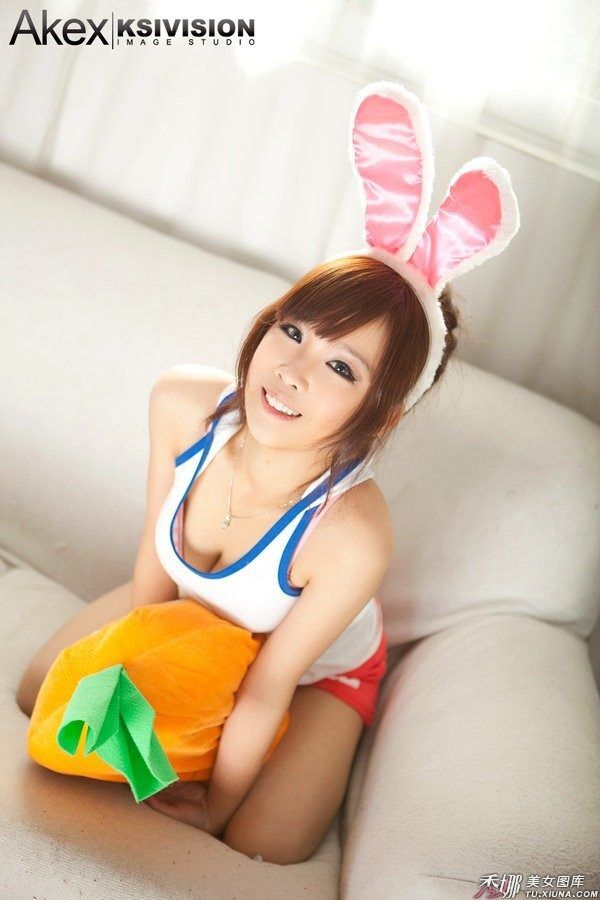 Cute girl in summer, refreshing beauty temptation, beauty temptation.73381.jpg